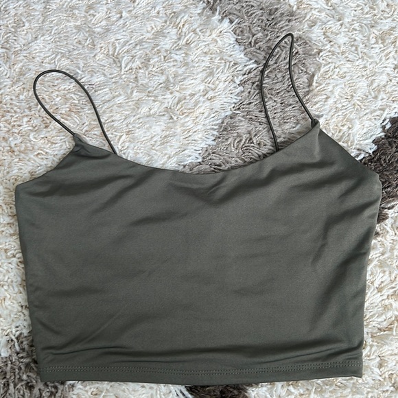 Silky strap crop top - Picture 1 of 3